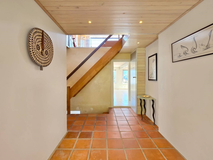 To Let 2 Bedroom Property for Rent in Vredehoek Western Cape